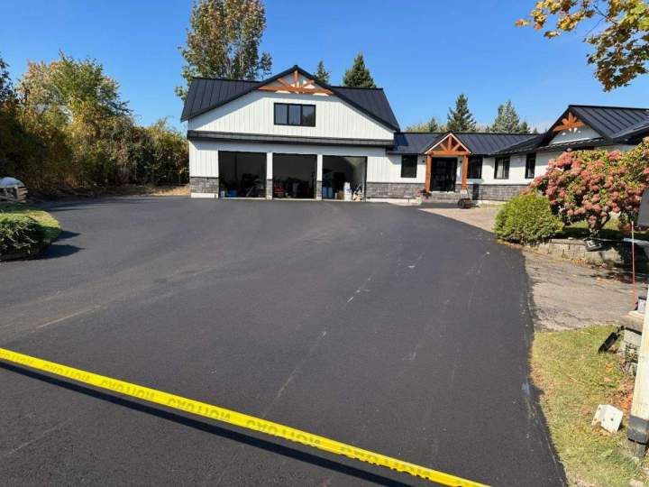 Travaux de resurfaçage d'asphalte Hawkesbury